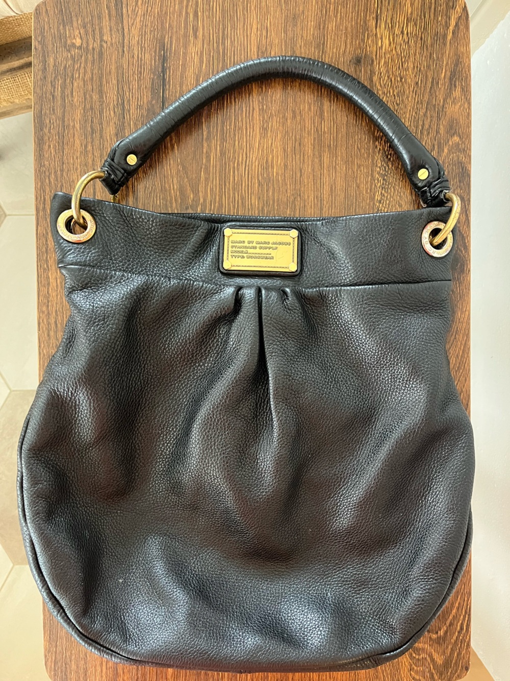 Marc by Marc Jacobs Black Pebbled Leather Shoulder Bag with Gold Plaque